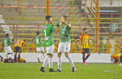 Sarmiento sumó el tercer empate al hilo y Tosetto presentó su renuncia