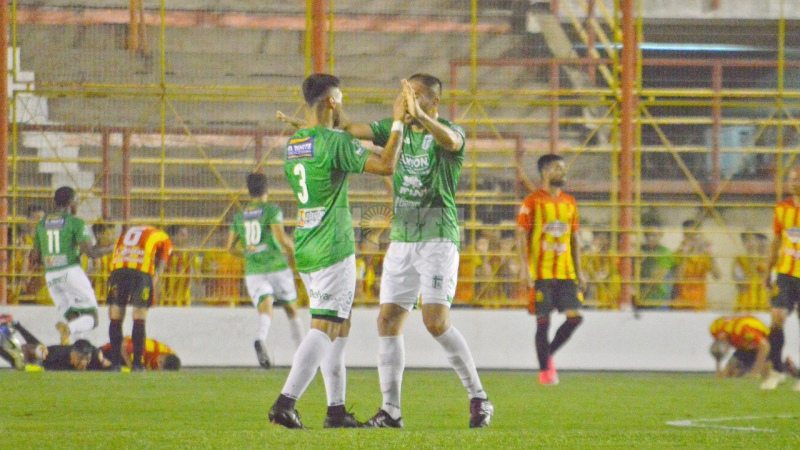 Sarmiento sumó el tercer empate al hilo y Tosetto presentó su renuncia