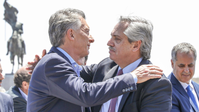 Entre abrazos, aplausos y abucheos, Macri y Fernández compartieron una histórica misa en Luján