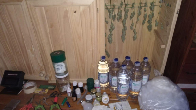 Fueron por un incendio, hallaron varias plantas de marihuana y droga sintética ?