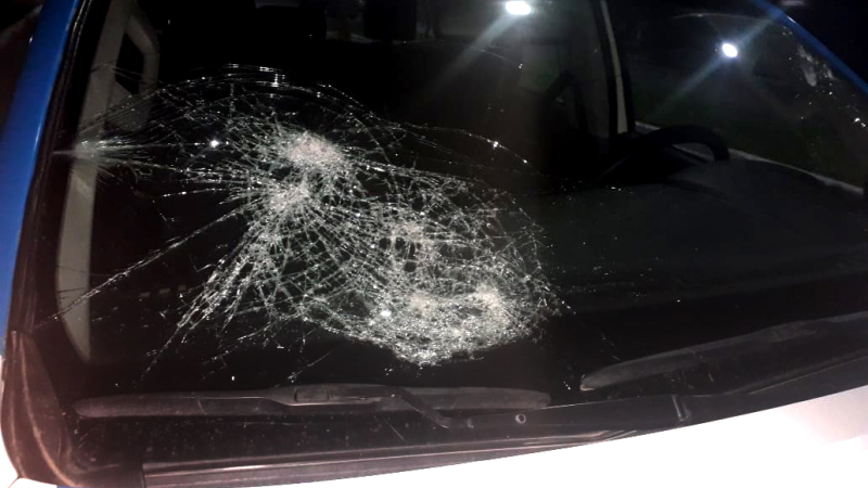 Pelea entre familias: la policía fue recibida entre ladrillazos y disparos