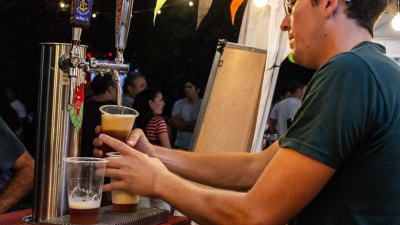 Cerveceros artesanales vs. marcas industriales, la pelea se instaló en la fiesta de Resistencia