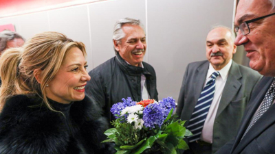 Fernández llegó a Alemania, segunda etapa de su gira europea, y se reúne con Merkel