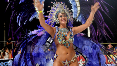 Mucho brillo, color, música y baile en la primera noche de los Súper Carnavales