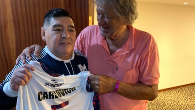 Maradona despidió al Trinche Carlovich con un sentido mensaje en las redes