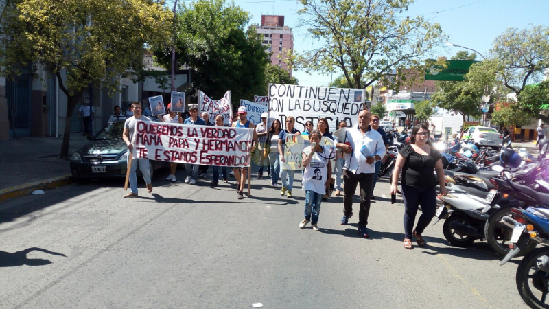Familiares y amigos de Gustavo Barrios marcharon a 28 días de su desaparición