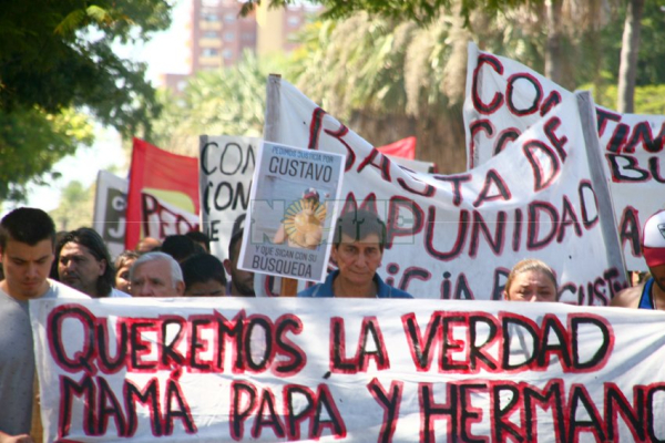 Gustavo Barrios, marcha a 28 días de su "desaparición" en el río Paraná