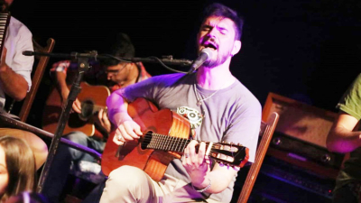 “Canto lo que sucede a mi alrededor”