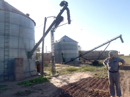 AZNAR-EN-SUS-SILOS.jpg