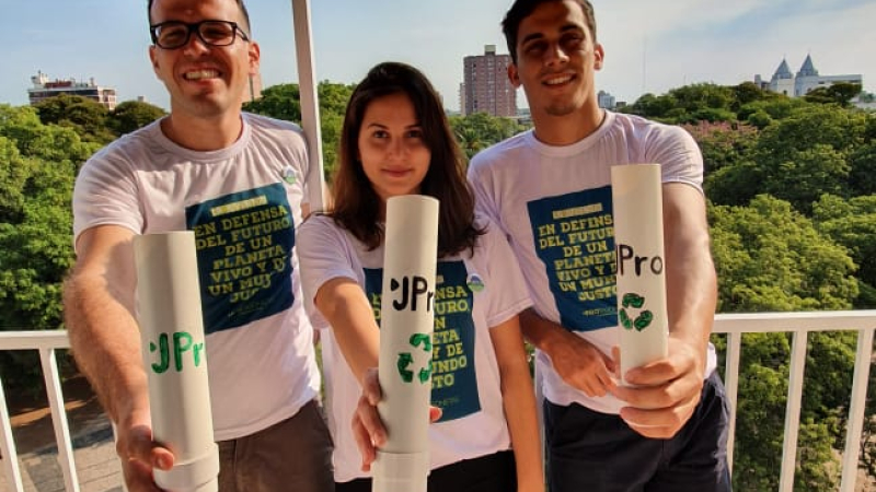 Jóvenes lanzan campaña para una Resistencia libre de colillas de cigarrillos