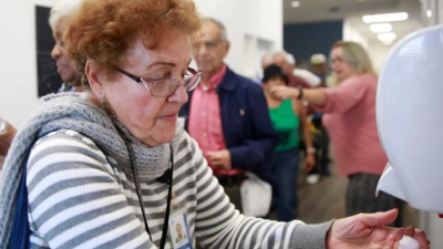Recomiendan que los adultos mayores mantengan aislamiento social hasta fin de año