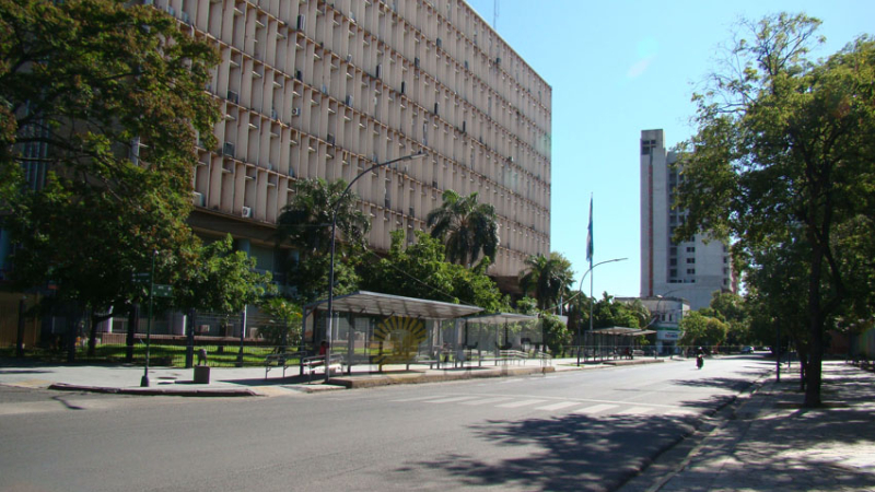 De forma escalonada se paga aumentos a empleados públicos