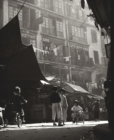 Fan-Ho-Age-of-Innocence-in-Sheung-Wan-童趣-Hong-Kong-1950s-and-60s-courtesy-of-Blue-Lotus-Gallery.jpg