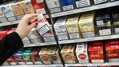Los precios de los cigarrillos subieron este lunes otro 14% en promedio