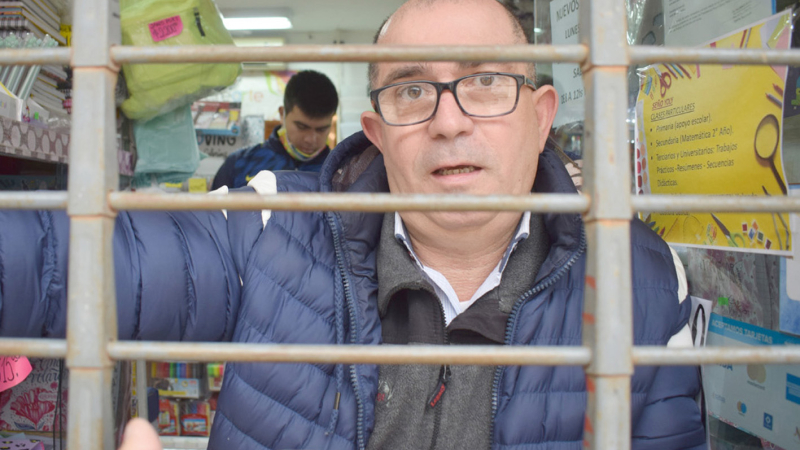 Difícil momento de papelerías y librerías
