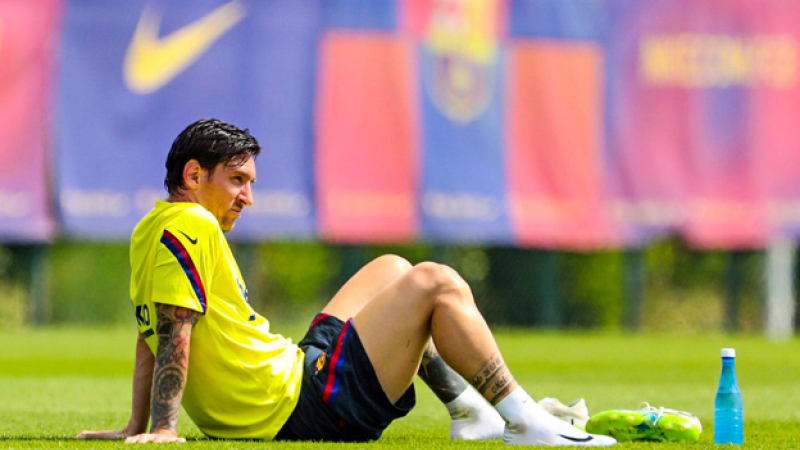 Las molestias de Messi encienden la luz de alarma en Barcelona