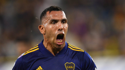Riquelme sigue con la calidad intacta: llamó a Tevez y hubo acuerdo