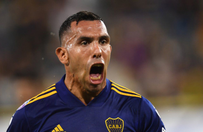 Riquelme sigue con la calidad intacta: llamó a Tevez y hubo acuerdo