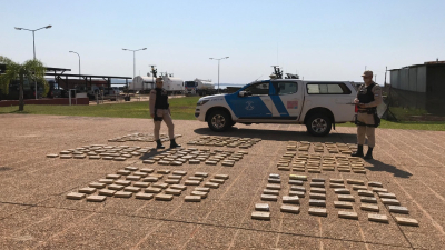Posadas: Prefectura secuestró casi 255 kilos de marihuana que flotaban en el Paraná