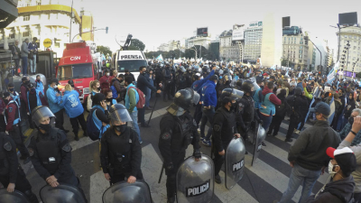 Marcha del 17A: nuevo ataque al móvil del canal C5N