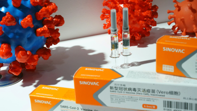 China: Sinovac vacunó a empleados esenciales ante un posible rebrote