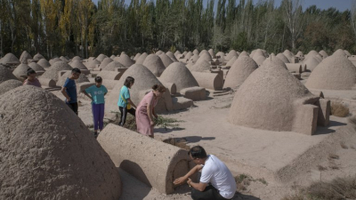 China está borrando las mezquitas y los preciosos santuarios de Xinjiang