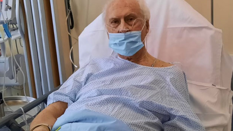 Pino Solanas dio positivo de covid y está internado en París