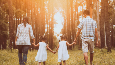 La justicia dispuso que dos nenas vivan por igual con sus padres separados
