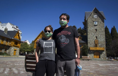 Llegaron a Bariloche los primeros visitantes de la prueba piloto de apertura de turismo 