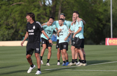 Argentina recibe a Paraguay buscando un triunfo para seguir en lo más alto