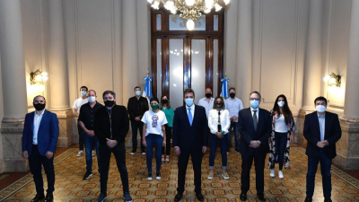 Massa presidiendo y junto a Ministros en la Cámara de Diputados de la Nación