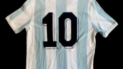 Subastan la camiseta que Maradona usó en su primer Mundial