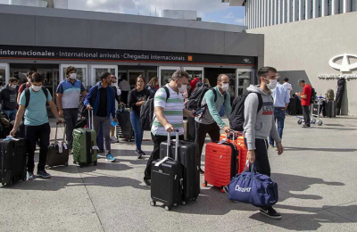 Trescientas mil dosis de vacunas llegan el miércoles en un vuelo de Aerolíneas