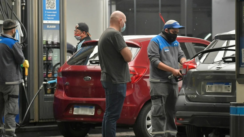 YPF sube las naftas por segunda vez en el mes