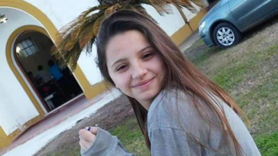 Femicidio: una adolescente fue asesinada por su exnovio policía y los vecinos protestaron frente a la comisaría