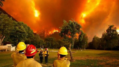 Doce personas desaparecidas en medio de incendios forestales en la cordillera