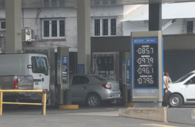 Los combustibles volvieron a subir y en la década acumulan 1930 %