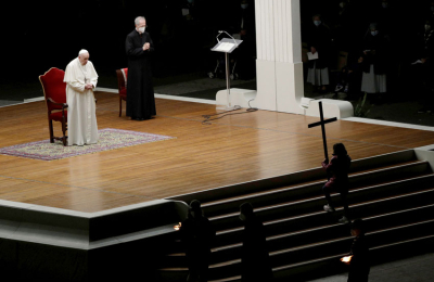 Reducido Vía Crucis con los niños como protagonistas en el Vaticano