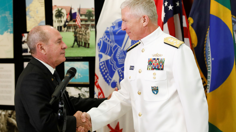 El Jefe del Comando Sur de EEUU visita Uruguay y la Argentina