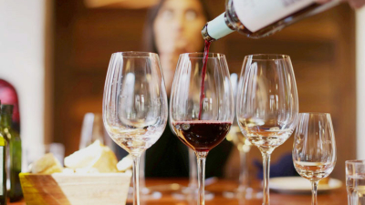 Subastarán vino y lapiceras de lujo de manera virtual