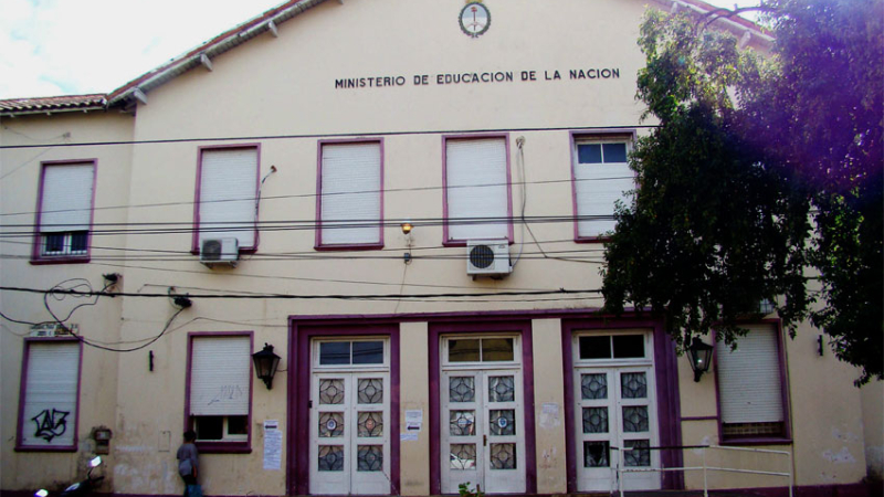 Padres Organizados piden que no cierren las escuelas