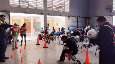 Capacitaron sobre seguridad a alumnos de Presidencia de La Plaza