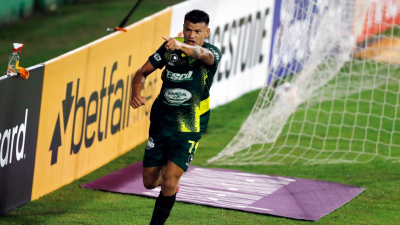 Defensa y Justicia goleó a Universitario y confirmó su gran presente en la Copa Libertadores