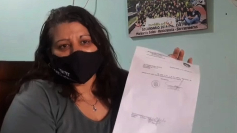 La desplazaron de su puesto por un posteo que no le gustó al intendente