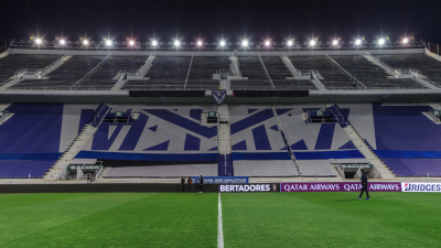 Vélez se quiere hacer fuerte ante Barcelona de Ecuador
