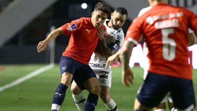 El Rojo y una parada brava ante Santos