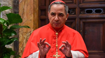 cardenal becciu.jpg