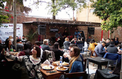 Almuerzos con folclore, la nueva normalidad del sector gastronómico