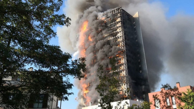 Impactante incendio en una torre de 20 pisos en Milán