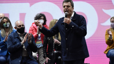 Massa: "El domingo, votamos entre un país de todos o un país para pocos"